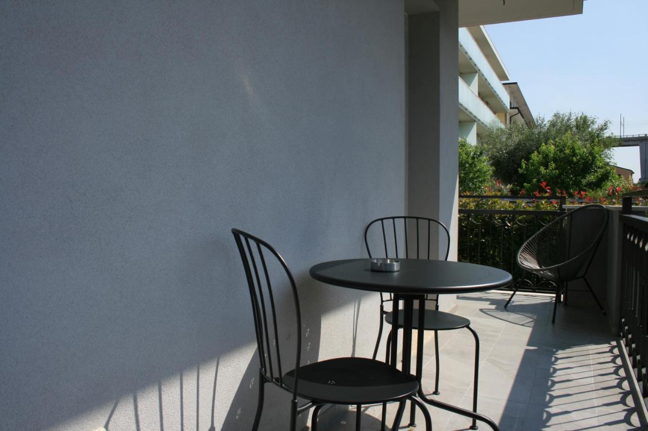 Du Lac Aparments Desenzano del Garda Exterior photo